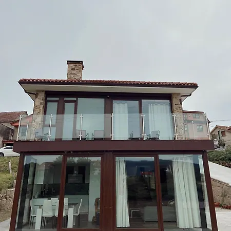 Cesantes Village E Pontevedra