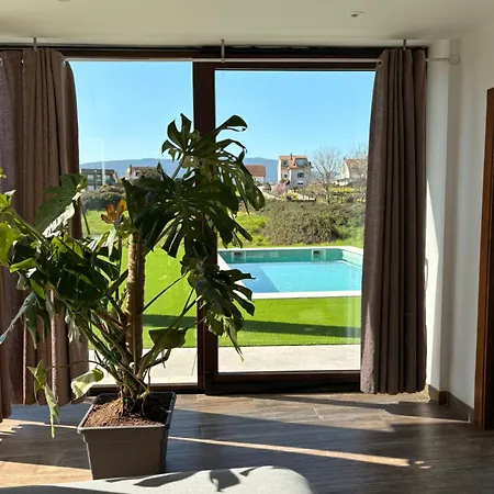 Cesantes Village E *