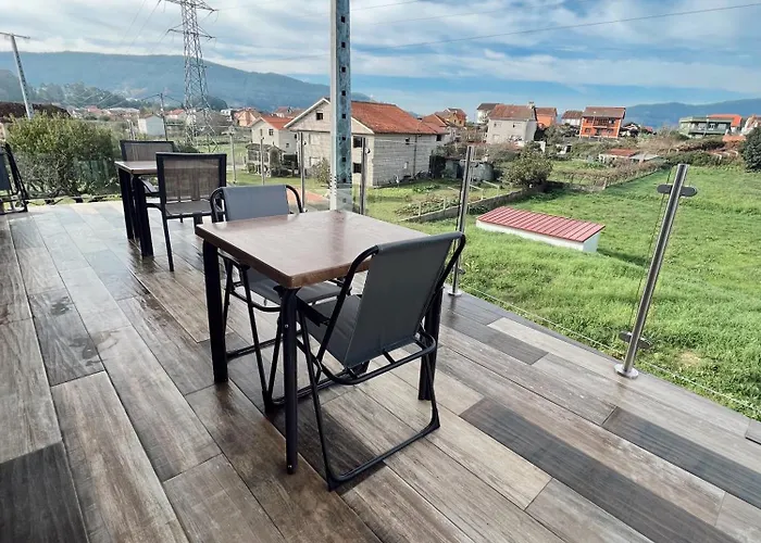 Cesantes Village E Pontevedra